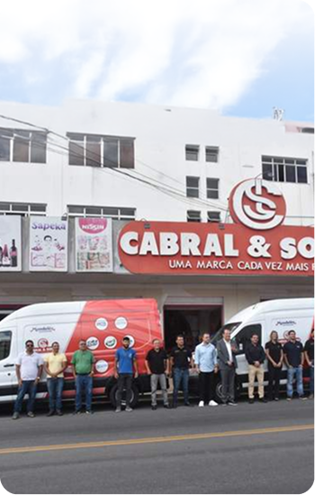 “O TOTVS Checklist tem sido muito bom para nós aqui da Cabral & Sousa, porque hoje conseguimos fazer a gestão da frota de maneira prática. Antes nós não tínhamos visibilidade do estado dos veículos e de como o condutor estava se portando com um bem locado pela empresa, precisávamos saber se ele estava cuidando do bem e hoje, conseguimos a cada 45 dias verificar 100% da frota.”
