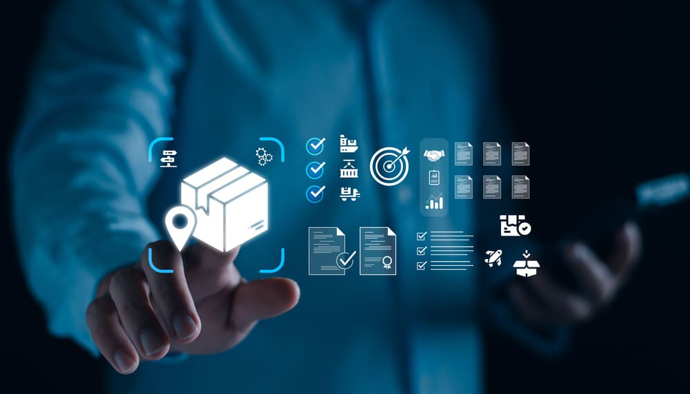 Profissional interagindo com interface digital para análise de dados na logística, destacando indicadores, documentos e controle de processos logísticos em tempo real.