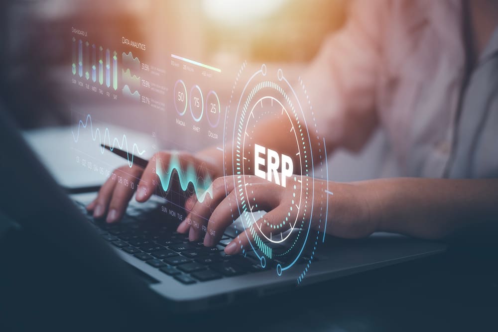 Sistema ERP integrando dados financeiros e fiscais para apoiar a gestão e o compliance fiscal nas empresas.